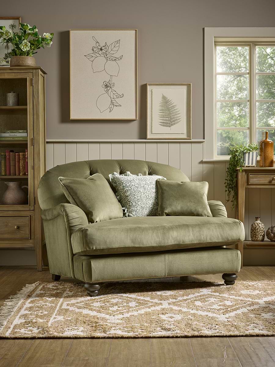 Vollen Loveseat