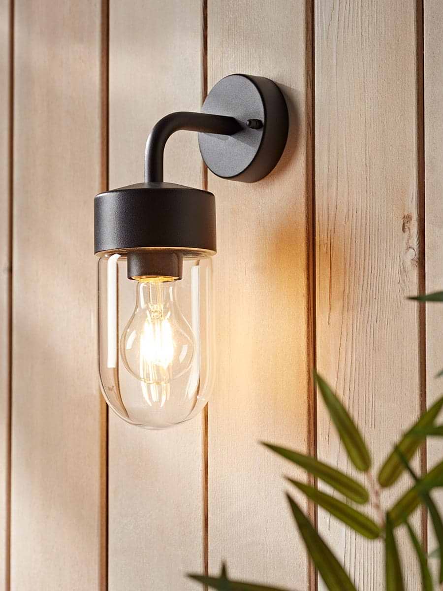 Alfresco Wall Light