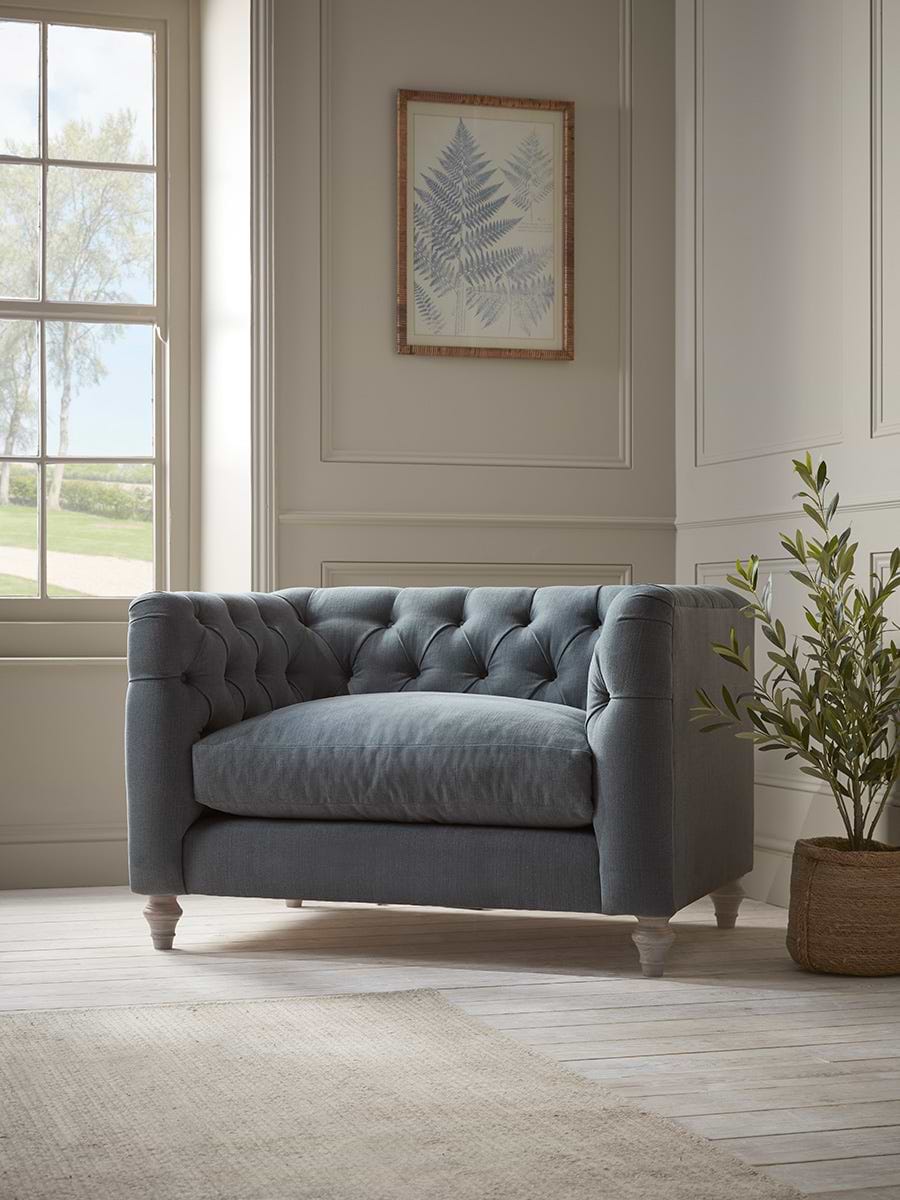 Sarnia Loveseat