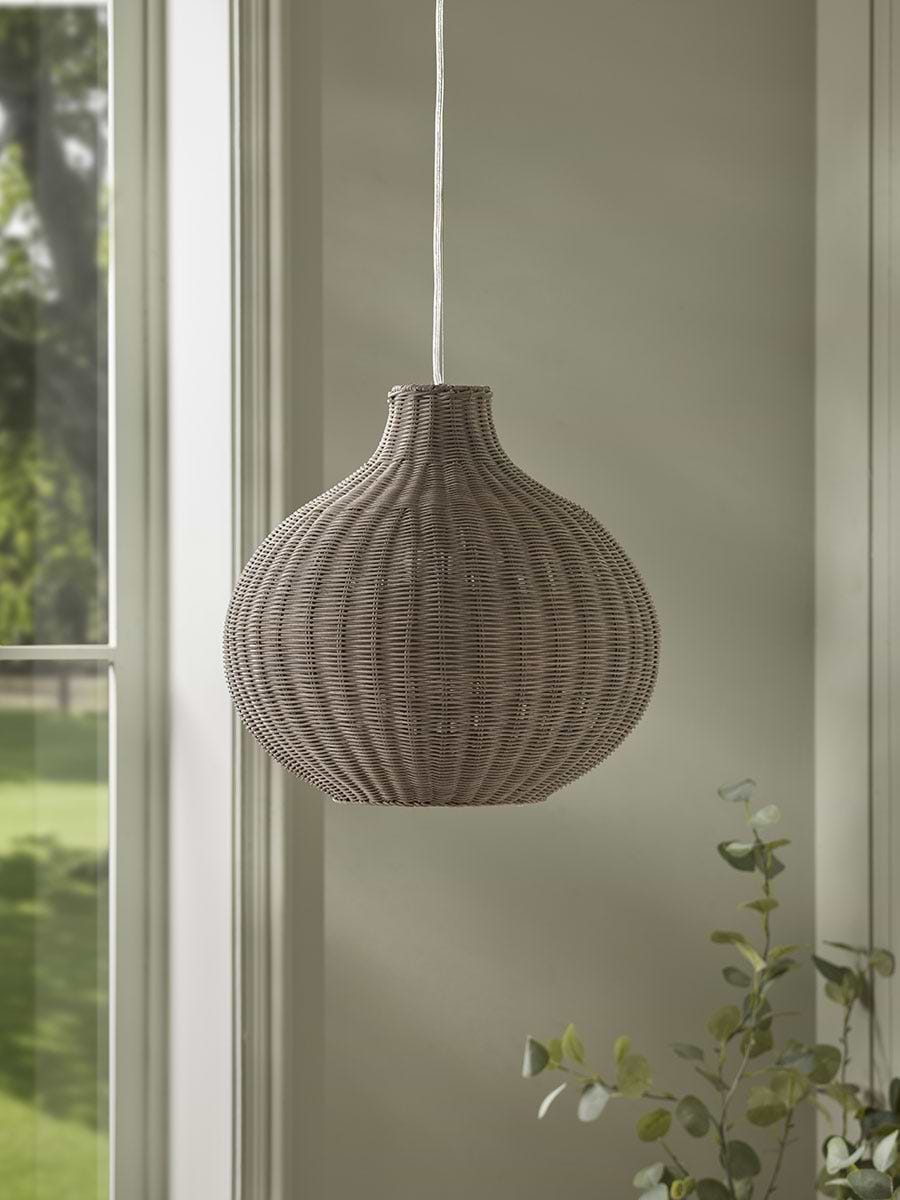 Laina Pendant