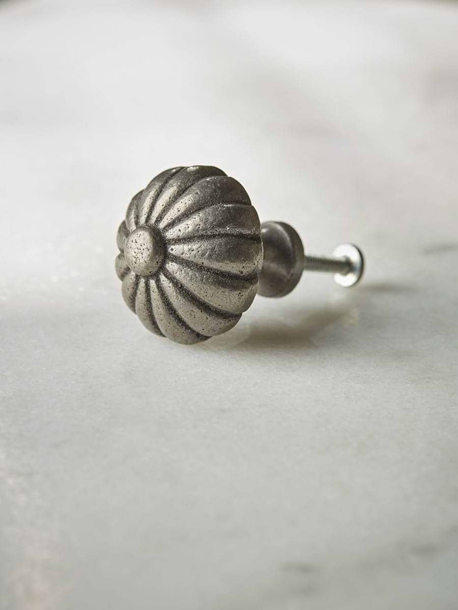 Scalloped Knob - Cast Iron