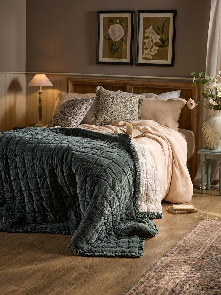 Ruffle Quilted Velvet Bedspread - Nordic Blue