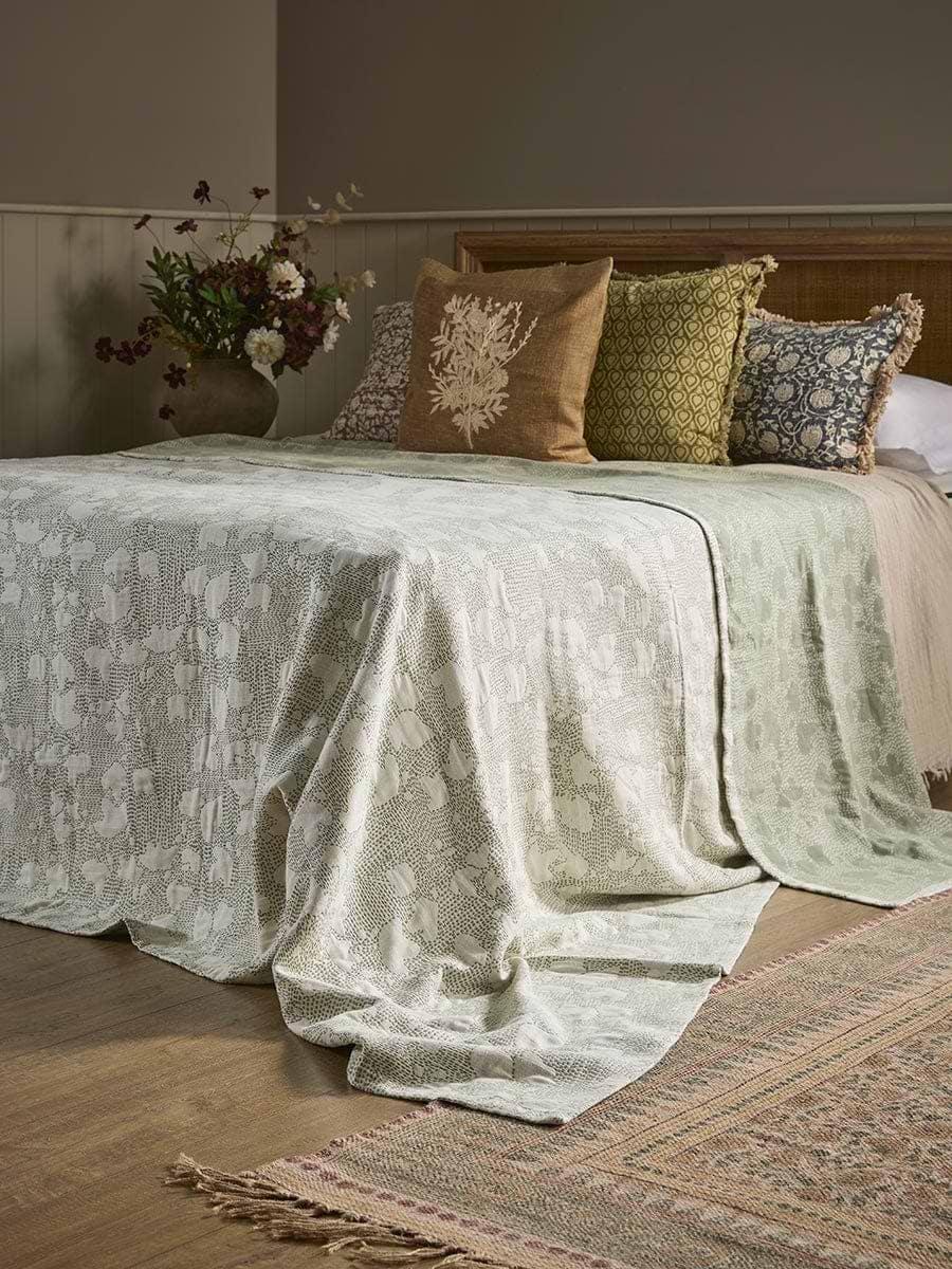 Jacquard Acre Bedspread