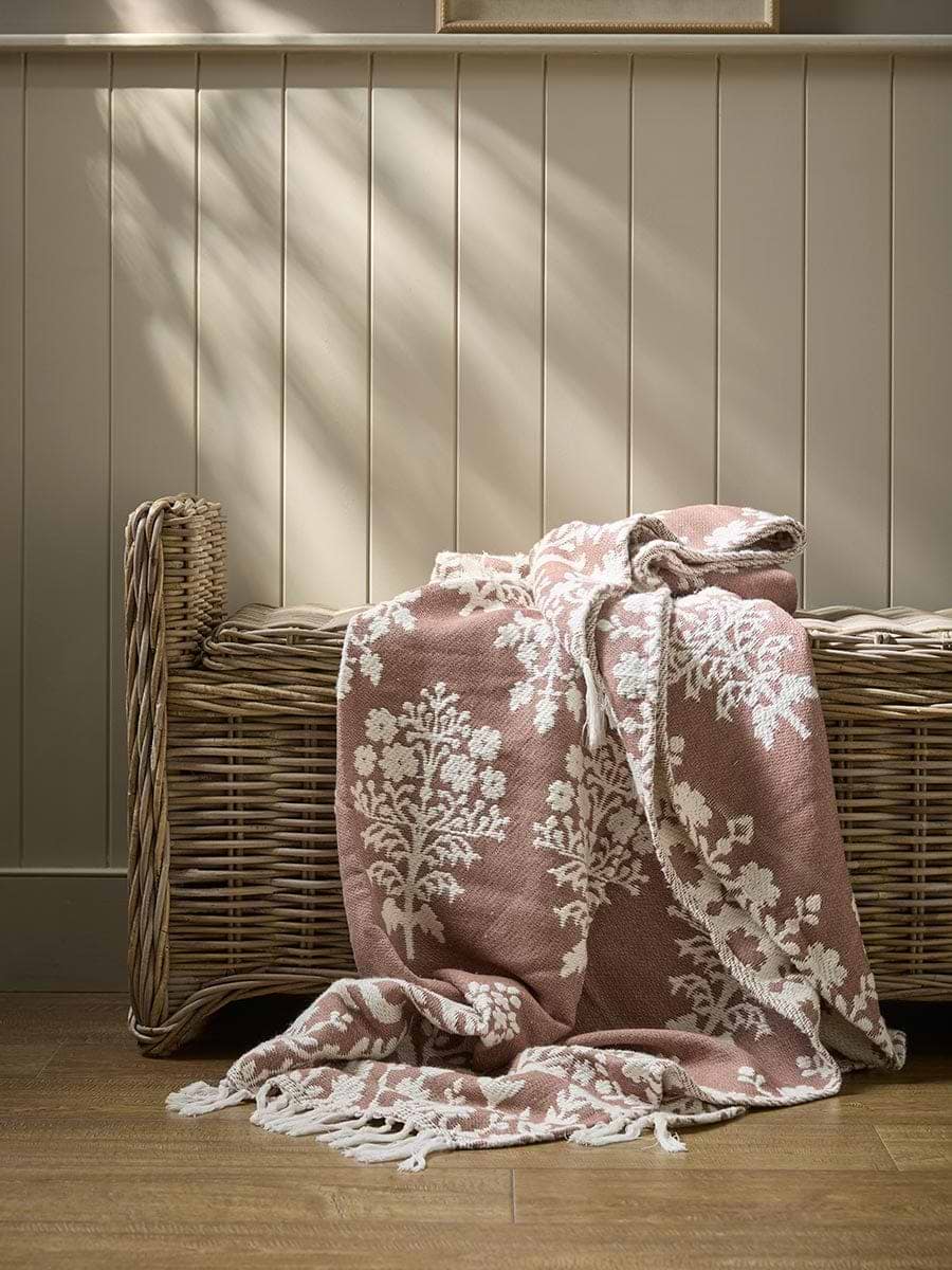 Heritage Pink Tasselled Throw