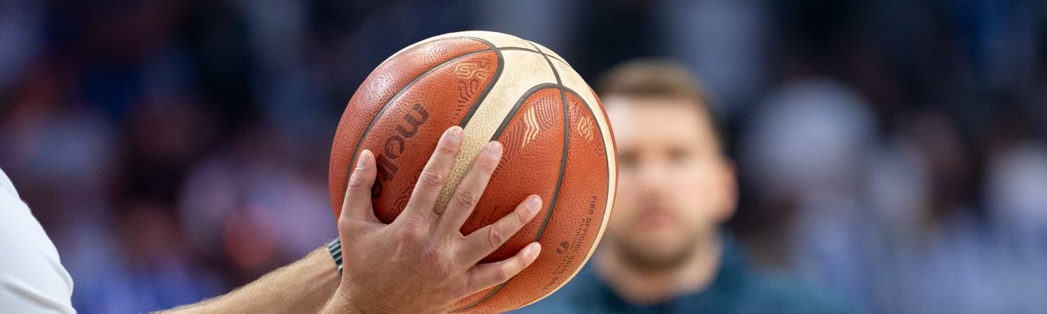 Los Angeles Lakers vs Golden State Warriors 2025