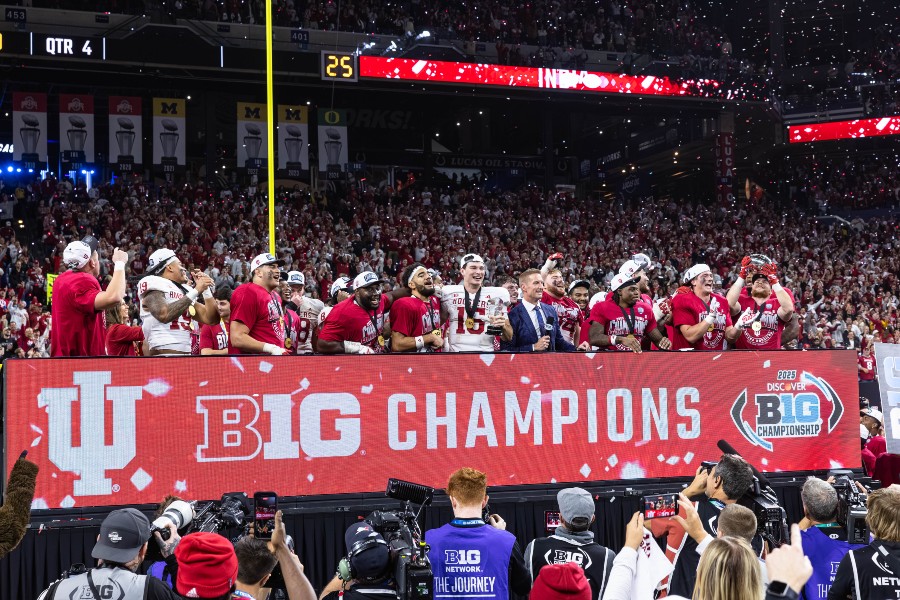 Indiana Hoosiers ganando temporada 2024- 2025 de NCAA