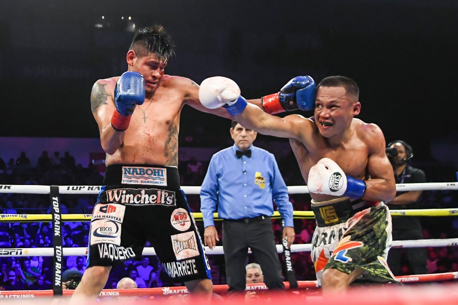 Navarrete vs Charly Suárez