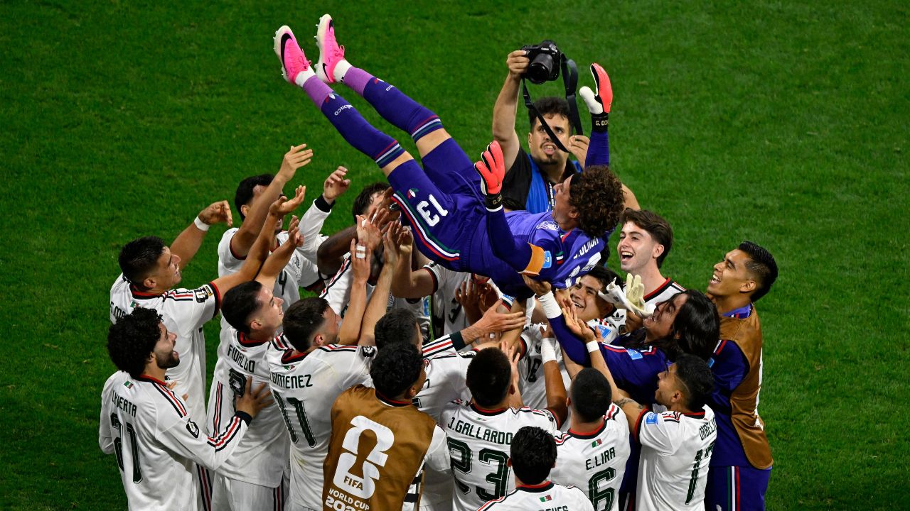 Don Memo Ochoa dice dios al fútbol