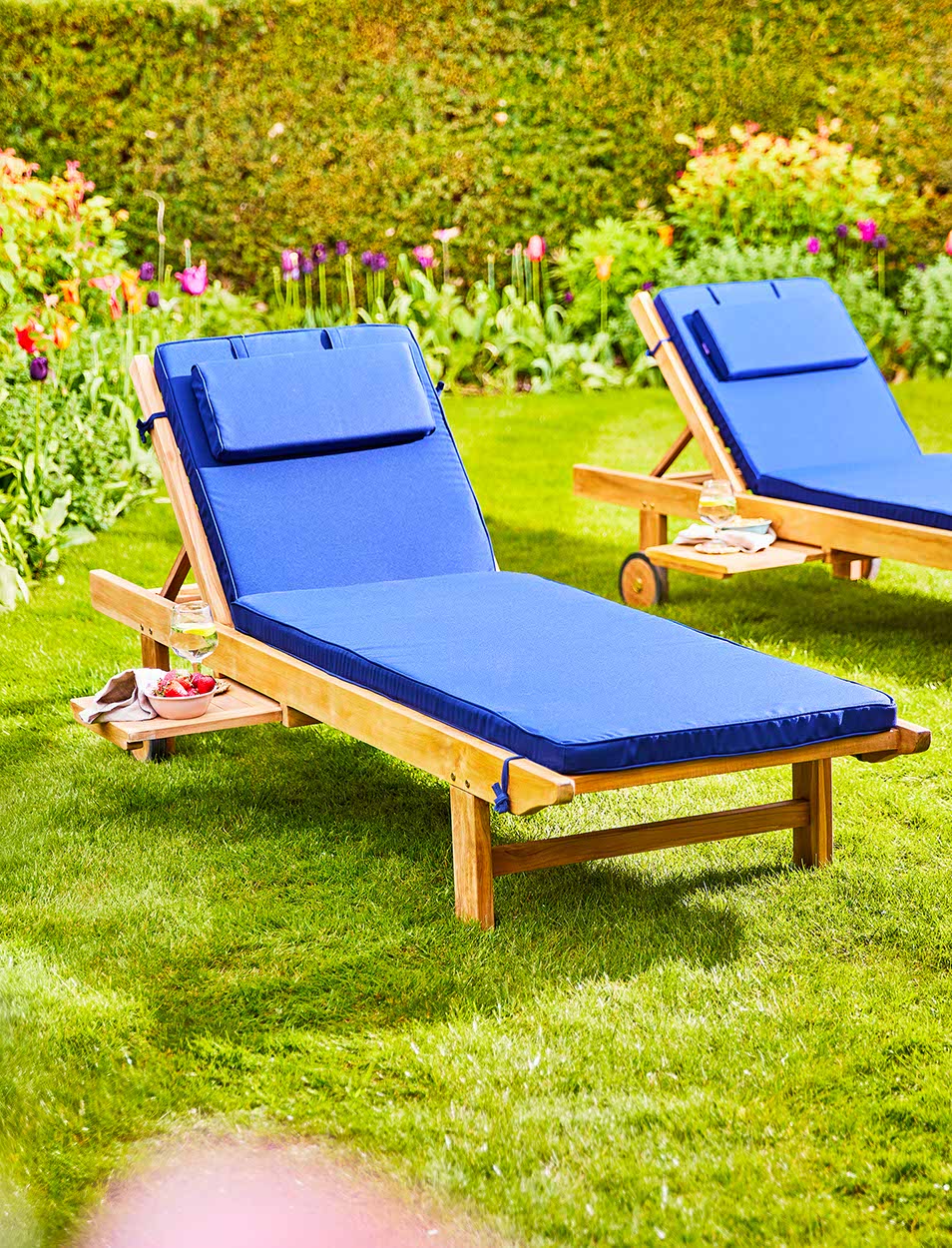 Winchcombe Sun Lounger Cushion Blue Garden Trading