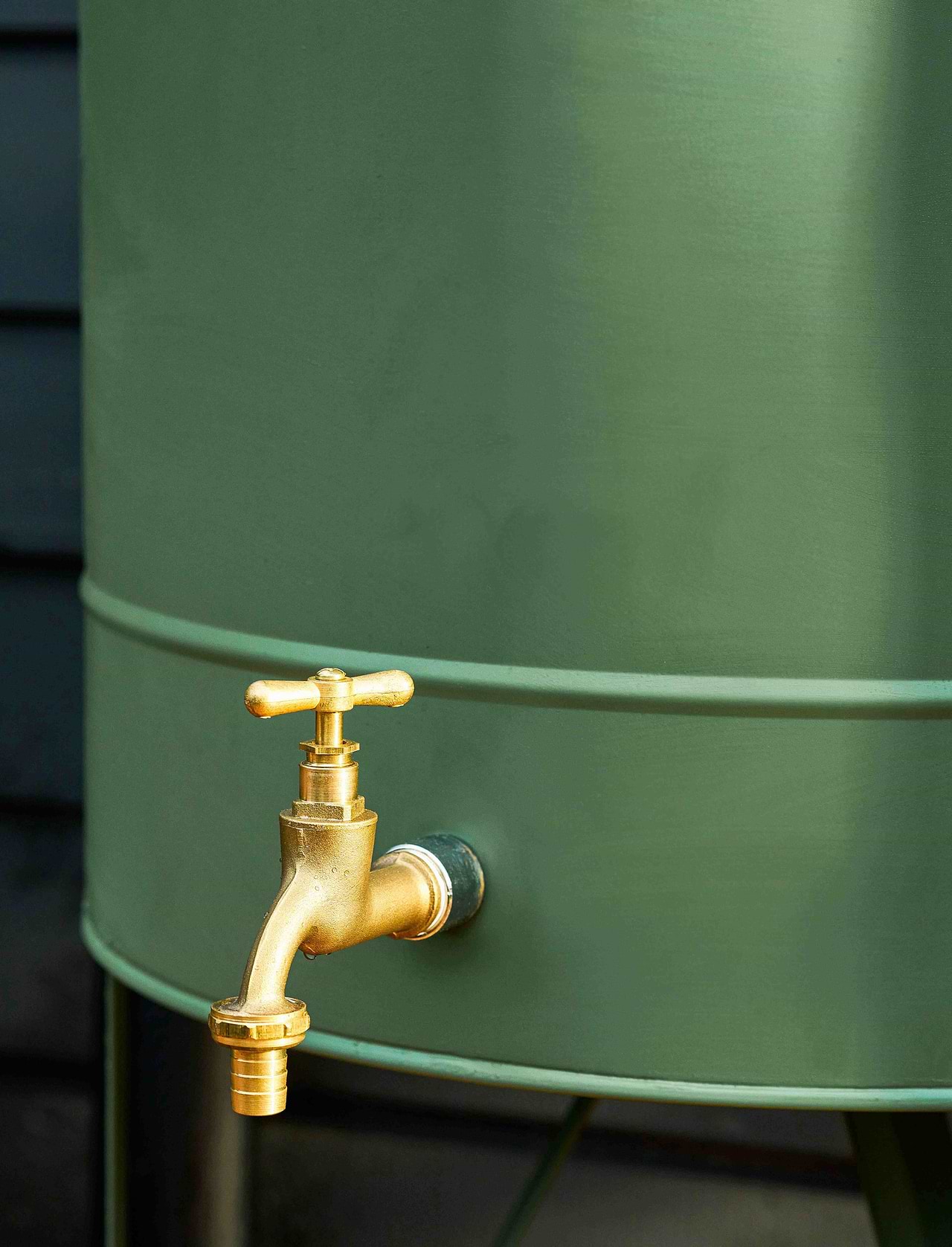 Water Butal Classic Water Butt 100L - Steel, Thistle Green | Garden Trading