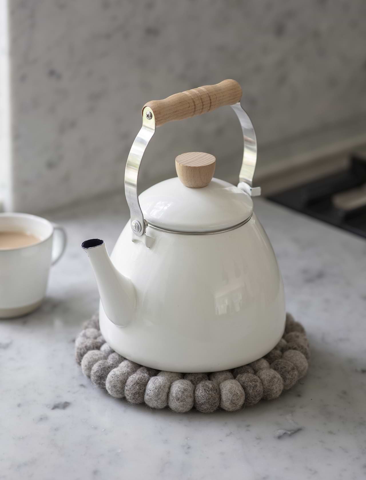 Enamel Stove Kettle Warm White Garden Trading