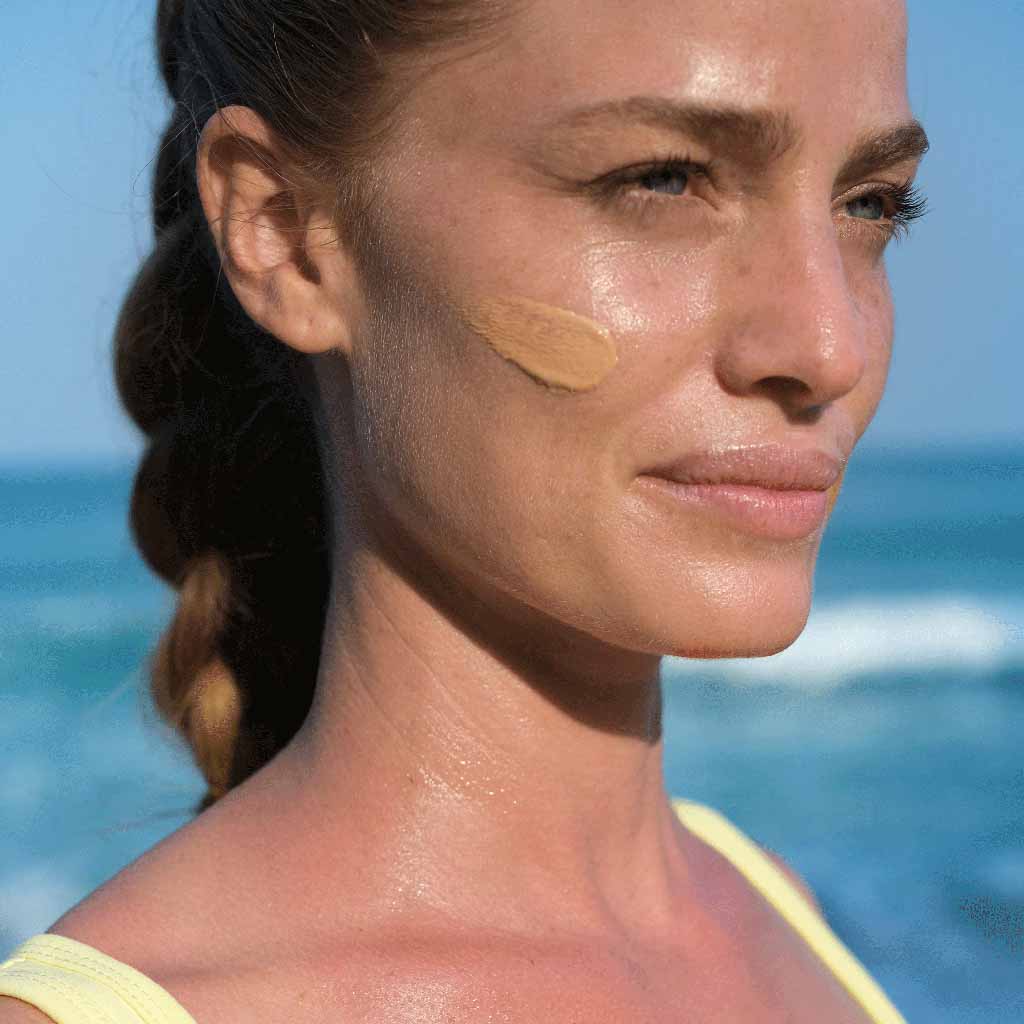 FRE Glow Me + Tinted Mineral SPF 30 (Light Medium) 50ml - FRE' - Duty Free