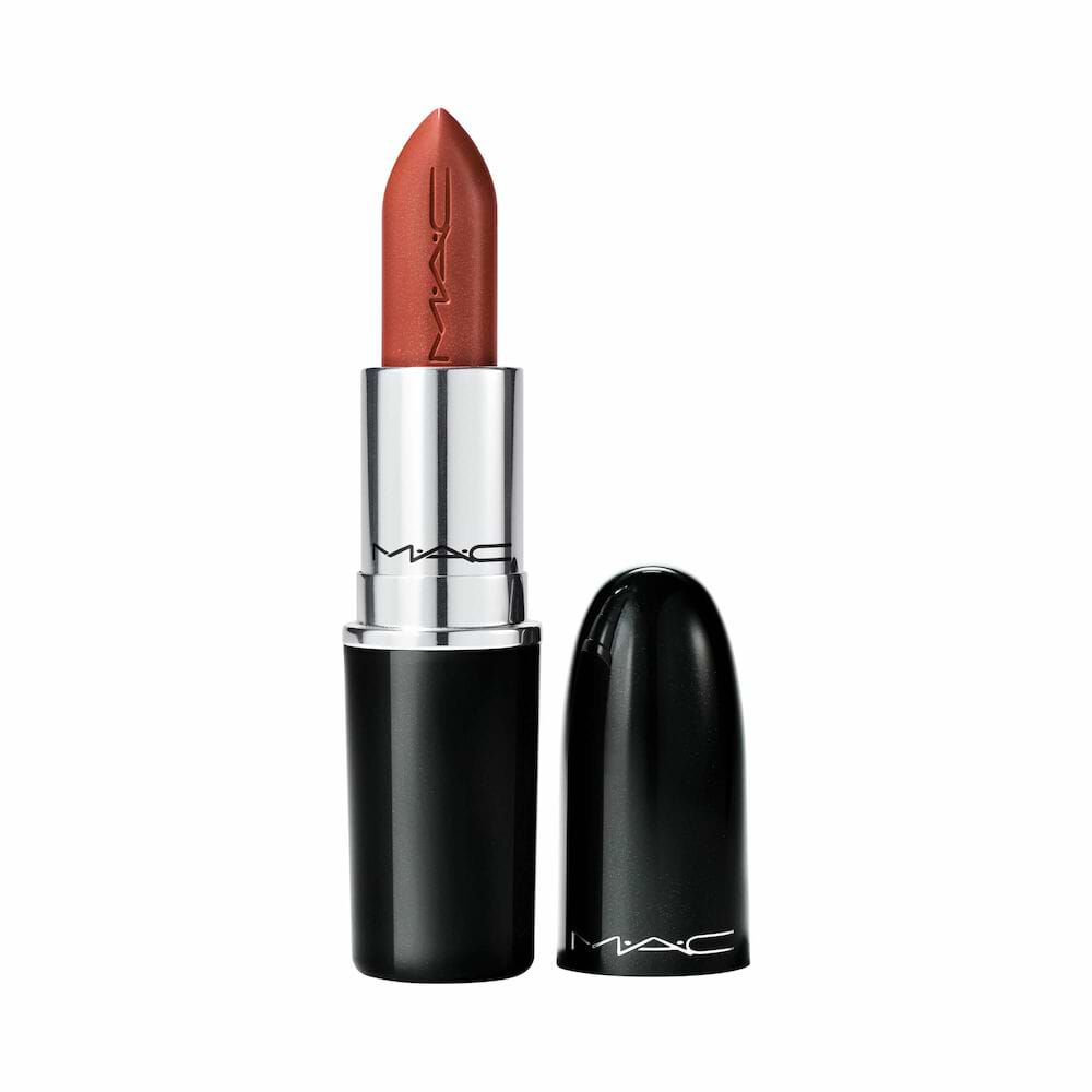 MAC Lustreglass Lipstick - MAC - Duty Free - חווי זוהר עם פורמולת השפתון השקופה והמבריקה המחודשת שלנו. השפתון המשודרג מספק את אותו צבע שקוף ומבריק ללא מאמץ בסטיק שאת אוהבת עם תערובת עשירה של רכיבים הטובים