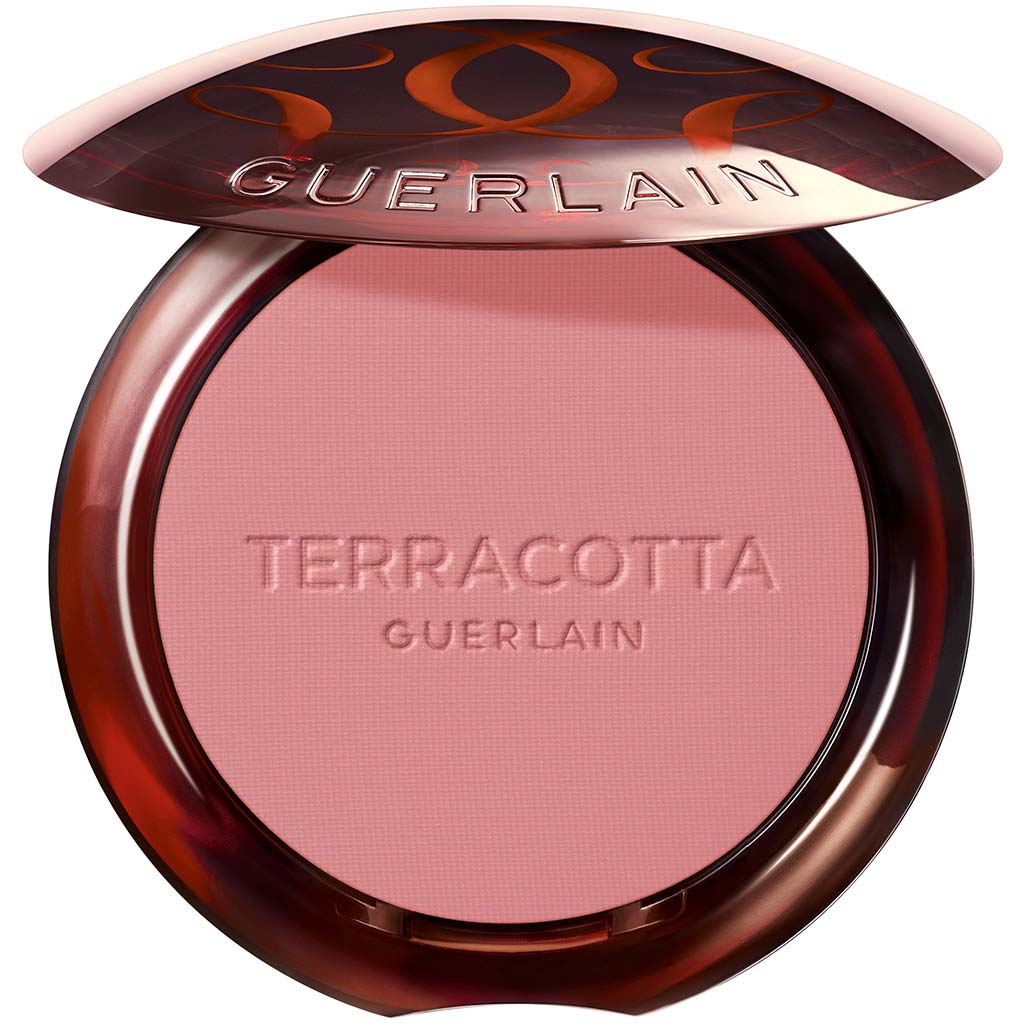 Guerlain Terracotta Blush - GUERLAIN - Duty Free - סומק Terracotta, העשוי עם 90% מרכיבים טבעיים חושף בשקיפות את עצמות הלחיים בגוון עדין המזכיר את הרעננות שעולה ללחיים לאחר רגע של התרגשות. עם המרקם הקל והאוורירי
