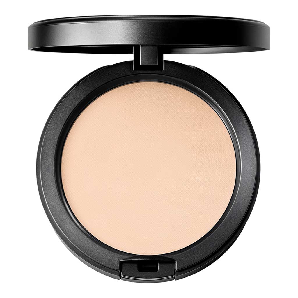 MAC Studio Fix Powder Plus Foundation - MAC - Duty Free - המייקאפ האייקוני Studio Fix Powder Plus שלנו, מייקאפ ופודרה מקבעת, מעניק שליטה בשמן למשך 24 שעות, גימור מאט עם כיסוי בינוני עד מלא למשך 12 שעות הניתן לבנייה.