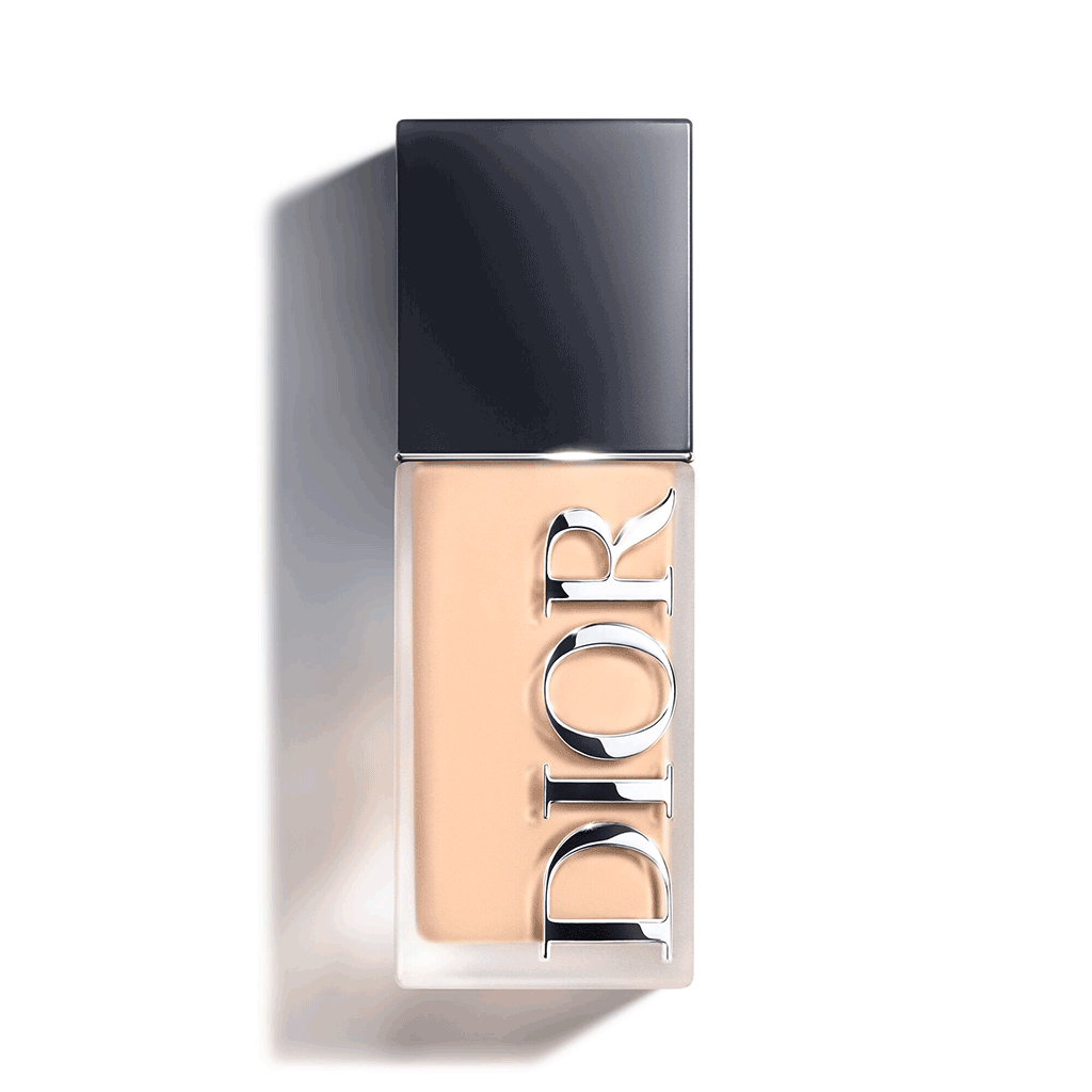 Dior Forever Skin Wear Foundation Makeup 30ml - DIOR - Duty Free - Dior Forever Skin Wear, המייקאפ הטבעי המטשטש בגימור מאט עם עמידות אולטימטיבית של 24 ,(1)שעות המשלב שלמות איפור ללא רבב עם טיפוח העור. המרקם הנוזלי והדק במיוחד