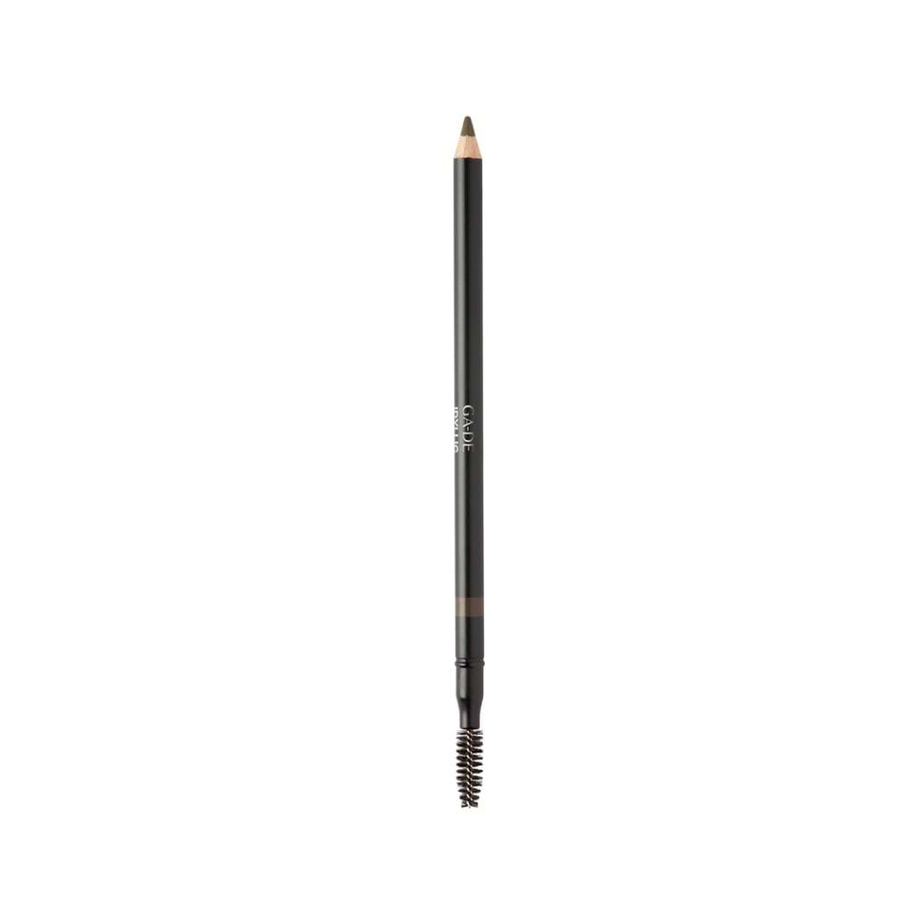 GA-DE Idyllic Eye Brow Brush Power - GA-DE - Duty Free - עיפרון עם מברשת לעיצוב, סירוק והדגשת הגבות. מכיל שמנים ושעוות טבעיים בשילוב עם כדוריות אבקה זעירות ופיגמנט צבע עשיר למריחה נוחה ואחידה. התוצאה: הגבות מוגדרות עם