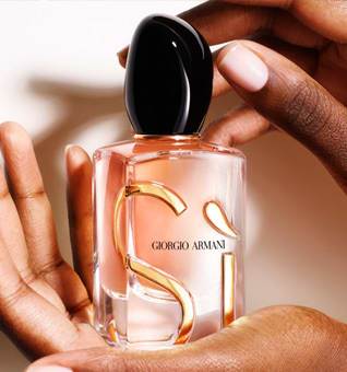 גלו את ARMANI SI INTENSE הבושם העוצמתי החדש הניתן למילוי article image