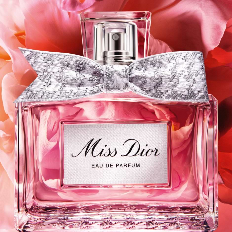 /media/magefan_secondblog/MISS-DIOR-EDP-JR-EVENTMINISITE-940x940-1.jpg