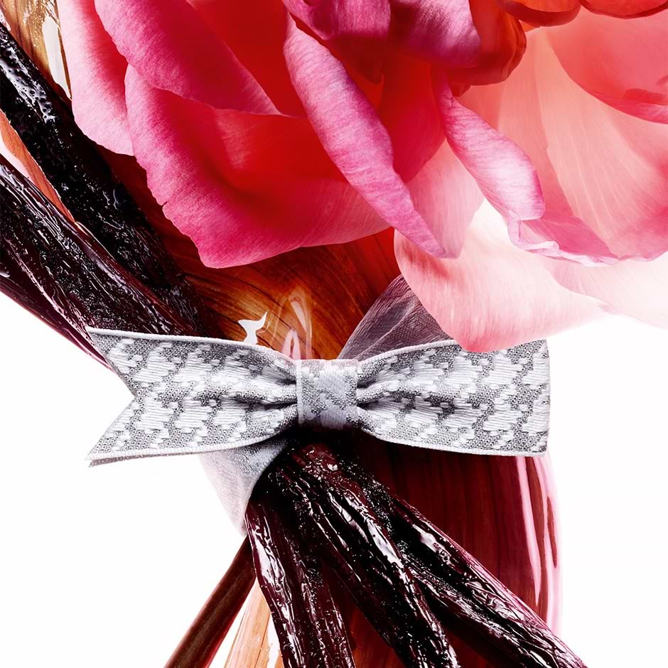 /media/magefan_secondblog/MISS-DIOR-EDP-JR-EVENTMINISITE-940x940-2.jpg