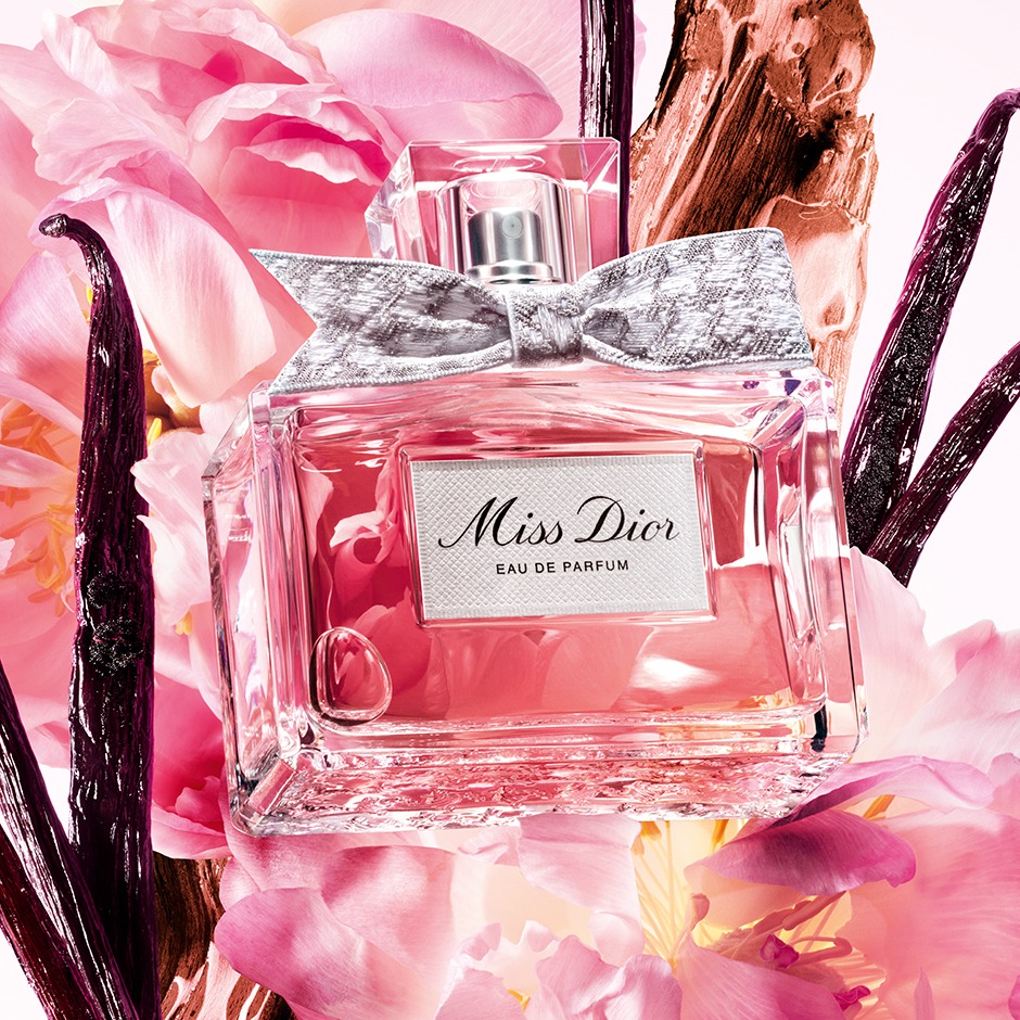 /media/magefan_secondblog/MISS-DIOR-EDP-JR-EVENTMINISITE-940x940-3.jpg