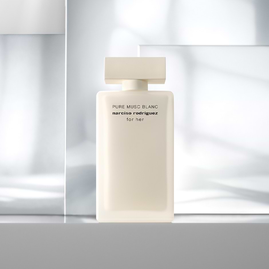/media/magefan_secondblog/SHI-8871-2603-684_NR_FR_JAMES-RICHARDSON_FOR-HER_PURE-MUSC-BLANC_CP-SOLO_2026_DESKTOP_940x940.jpg