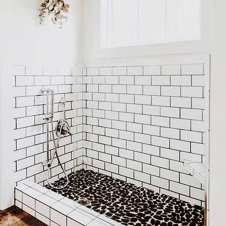 Cobblestone Black Sliced Pebble Honed Mosaic Tile