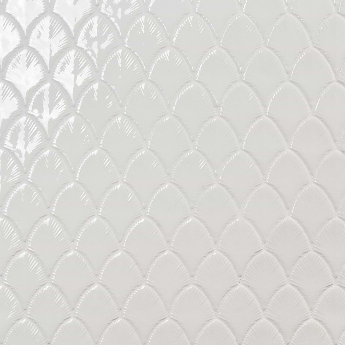 Nabi Fishscale Glacier White 3x4" Crackled Glossy Glass Mosaic Tile