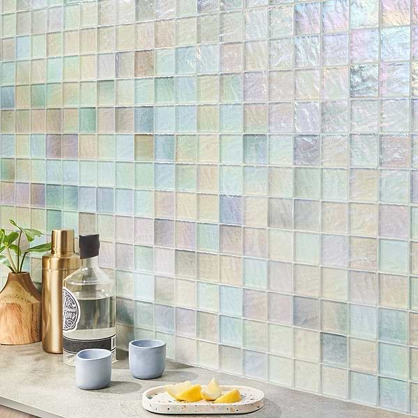 Splash Glacier White 2x2 Polished Glass Mosaic Tile