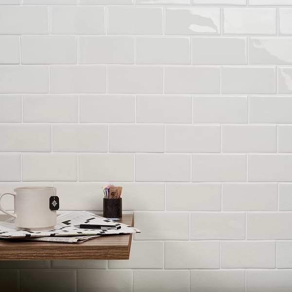 DISCO - Nabi Glacier White 3x6 Crackled Glass Wall Tile