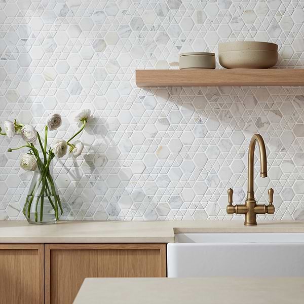 Aspekt Calacatta 2" Hexagon Honed Marble Mosaic Tile