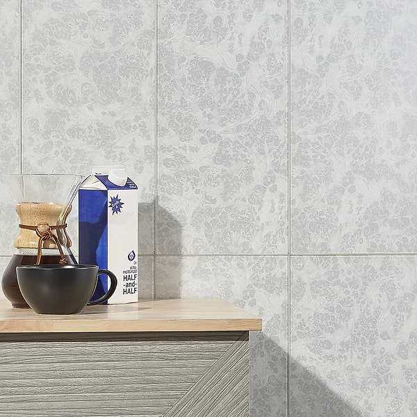 Vetrite Resham Glacial 9x18 Polished Glass Tile