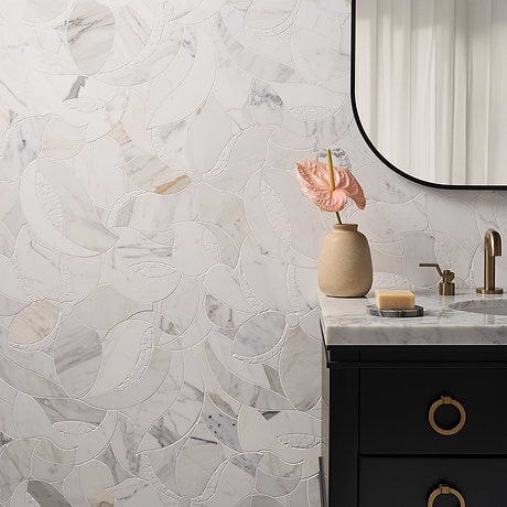 Raina Calacatta Gold Polished Waterjet Marble Mosaic Tile
