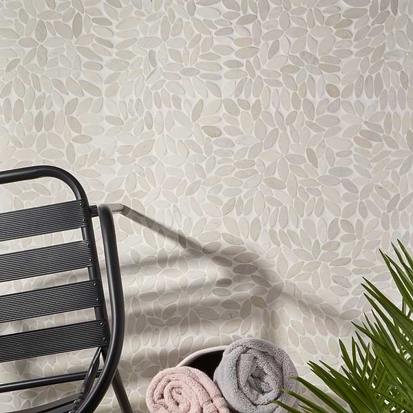 Nature Flower Lovina White Pebble Honed Mosaic Tile