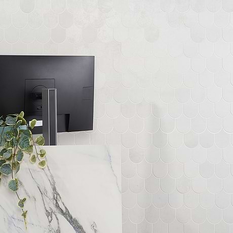 Bond Palladium Light Gray Fishscale Plume Matte Porcelain Mosaic Tile