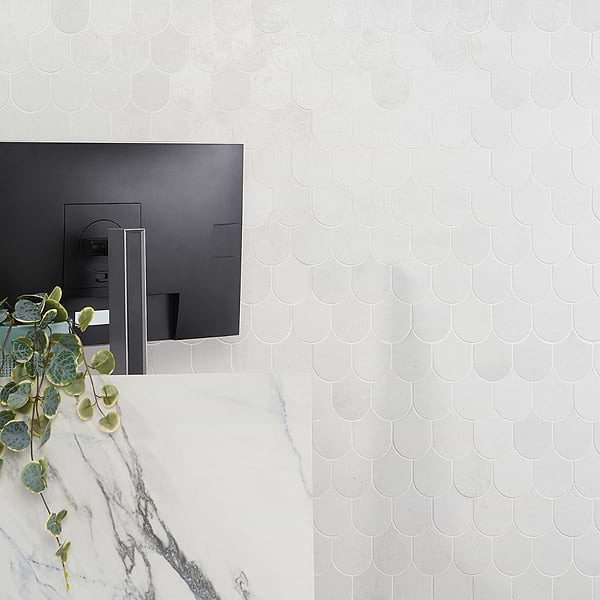 Bond Palladium Light Gray Fishscale Plume Matte Porcelain Mosaic Tile