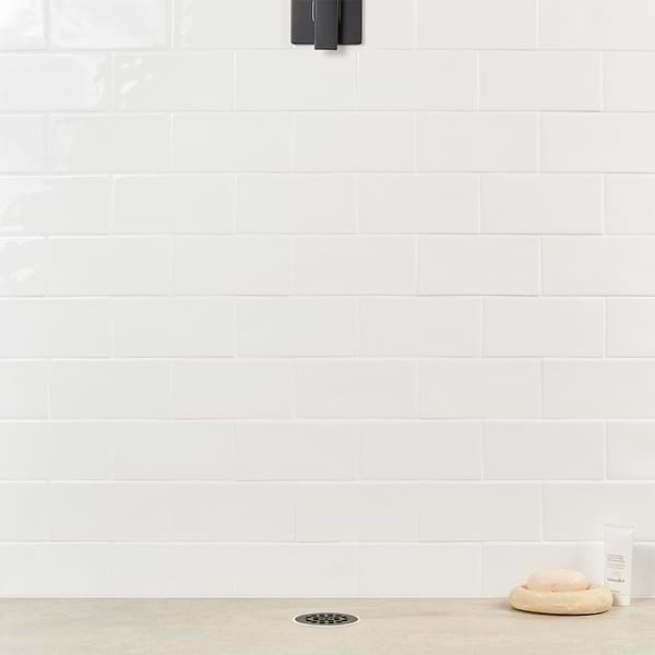 Nabi Subway Glacier White 4.5x9 Crackled Glossy Glass Tile