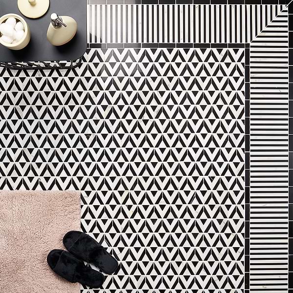 Monroe Border Calacatta and Black Jade 7.87x8.30 Marble Mosaic Tile