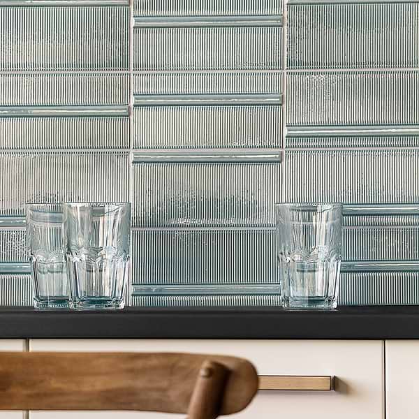 Vector Reverb Azul 4x8 Polished Ceramic Tile