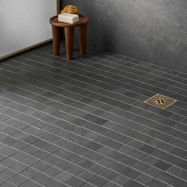 CLEAN AND MODERN