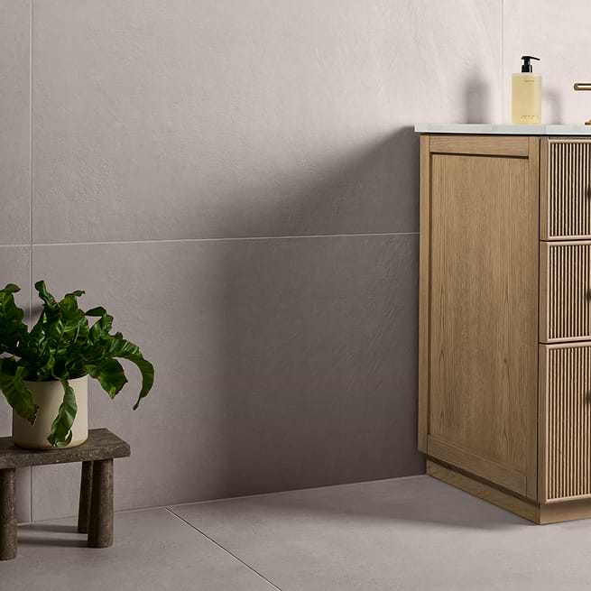 CLEAN AND MODERN