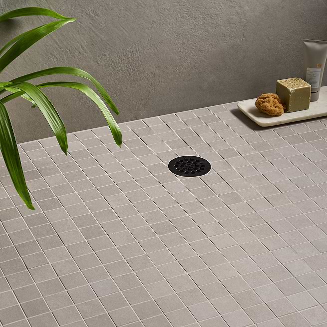 CLEAN AND MODERN