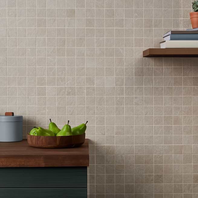Classic, limestone look in porcelain