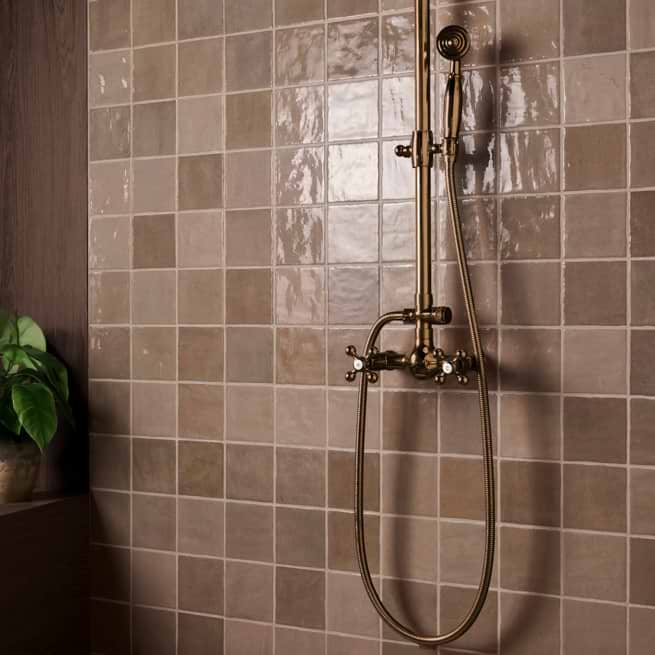 Ceramic with a handmade look