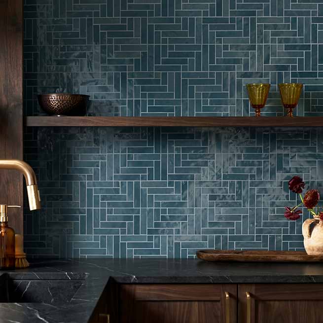 CERAMIC WITH A HANDMADE LOOK
