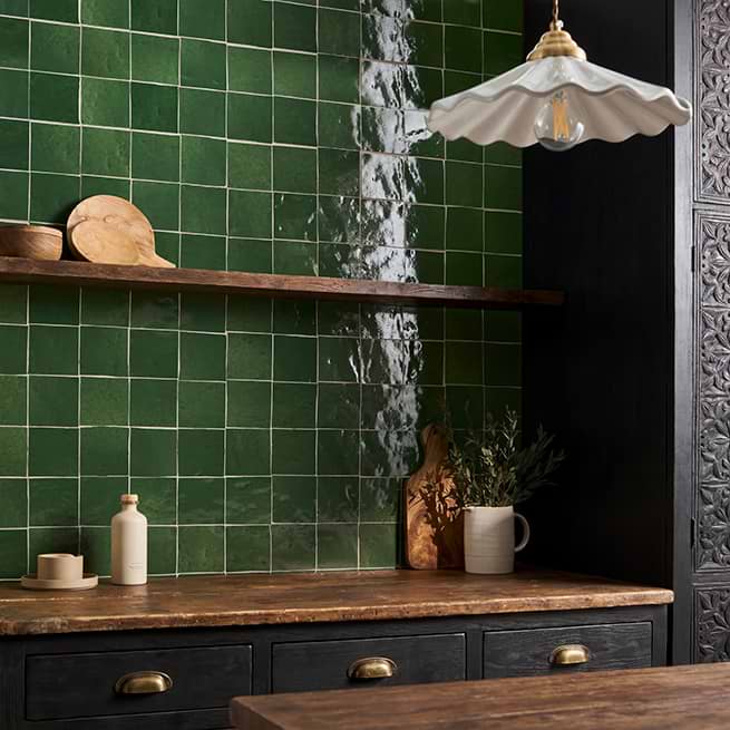 CERAMIC WITH A HANDMADE LOOK