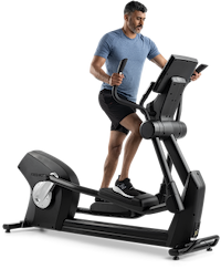 אליפטיקל פרימושן Freemotion e10.9b עם חיבור לטאבלט ו-iFIT