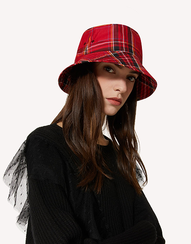 כובע Red Valentino לאישה