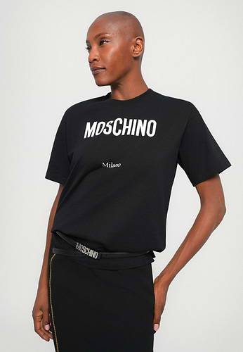 חולצה טי Moschino boutique לנשים
